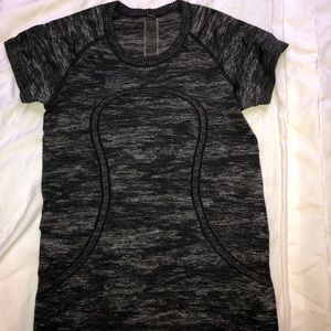 Lululemon Short Sleeve Top